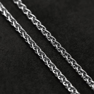 Chain closeup of Platinum 950 wheat chain by Caps Brothers